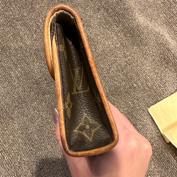 Louis Vuitton Belt Bag - Picture 11 of 12